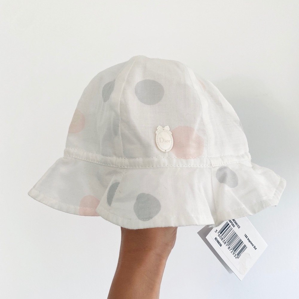 Elegant NEW Baby Dior hat for infants 👶🏼